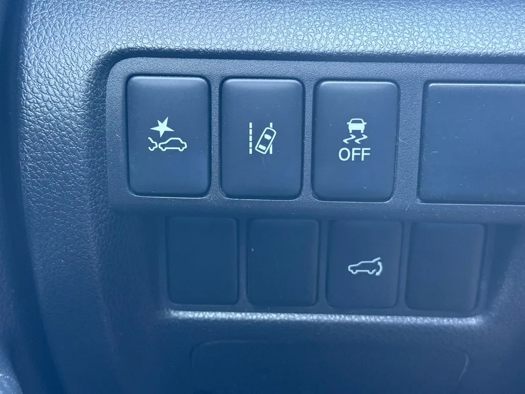 Mitsubishi Eclipse Cross photo 28