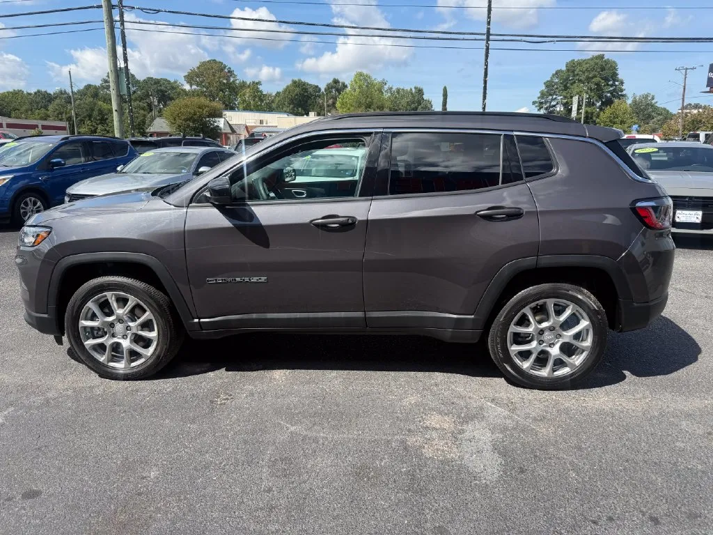 Jeep Compass photo 8