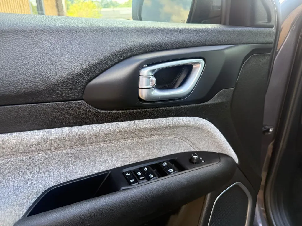 Jeep Compass photo 16