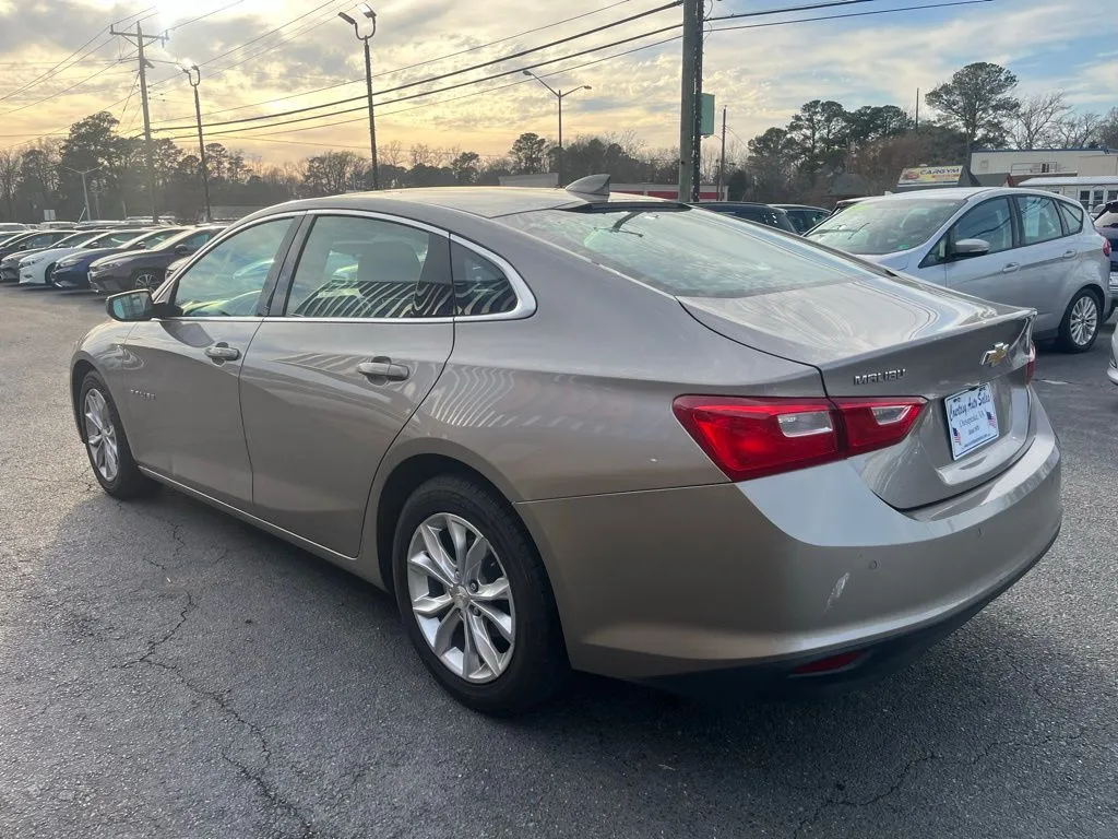 Chevrolet Malibu photo 4