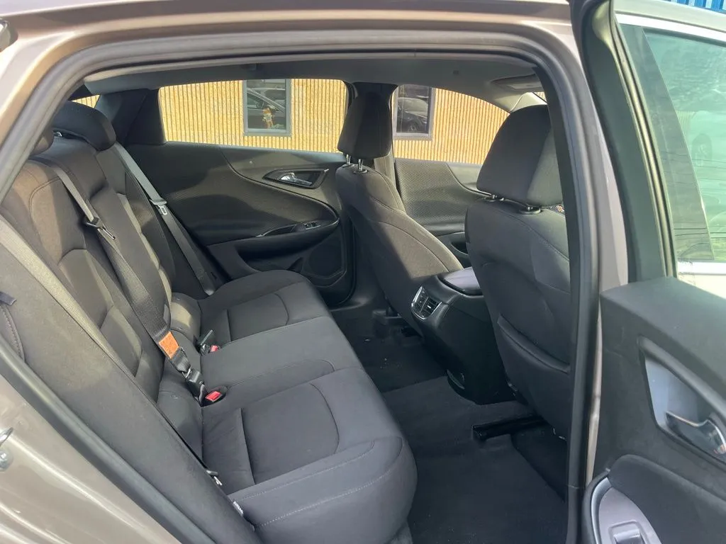 Chevrolet Malibu photo 10