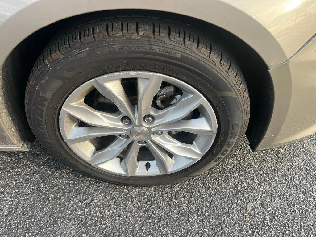 Chevrolet Malibu photo 25