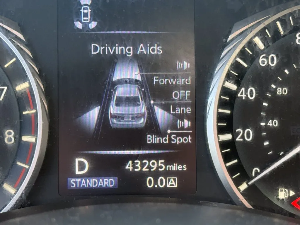 Infiniti Q50 photo 37