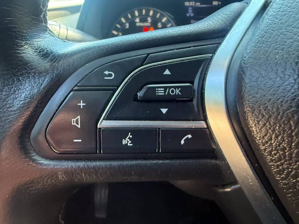 Infiniti Q50 photo 23