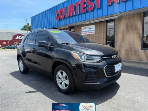 Black 2020 Chevrolet Trax LT for sale in Chesapeake, VA