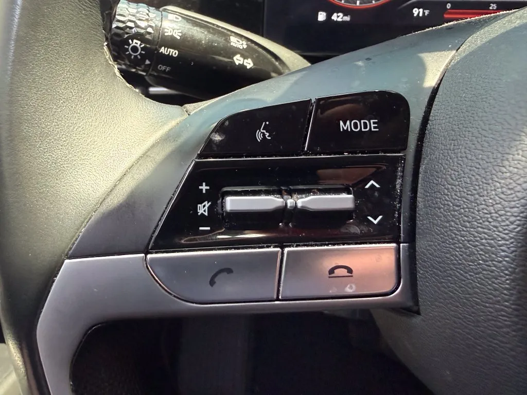 Hyundai Elantra photo 22
