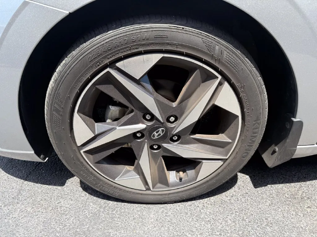 Hyundai Elantra photo 29