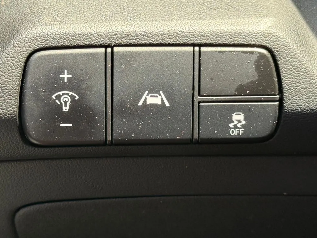Hyundai Elantra photo 19