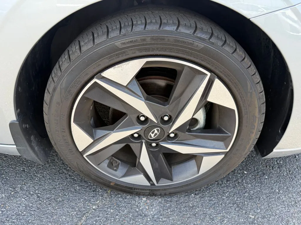 Hyundai Elantra photo 28