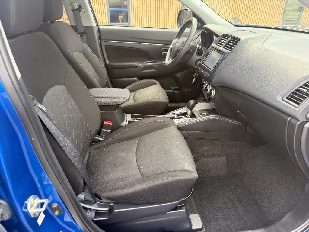 Mitsubishi Outlander Sport photo 24