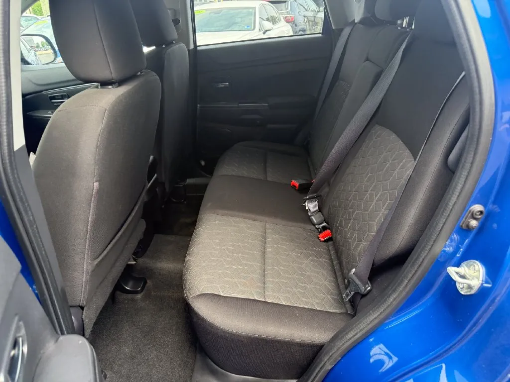 Mitsubishi Outlander Sport photo 19