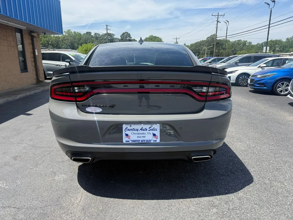 Dodge Charger photo 11
