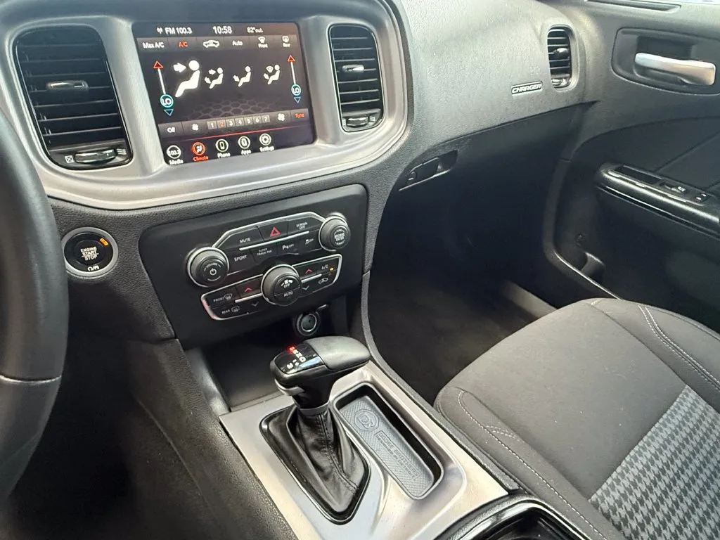 Dodge Charger photo 28
