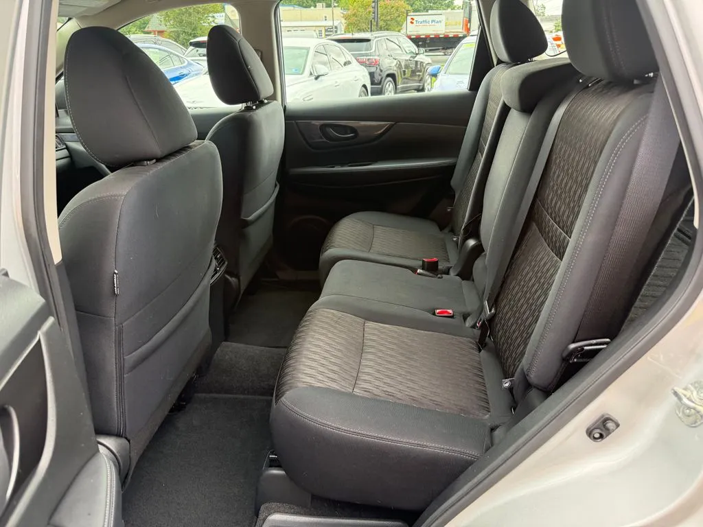 Nissan Rogue photo 13