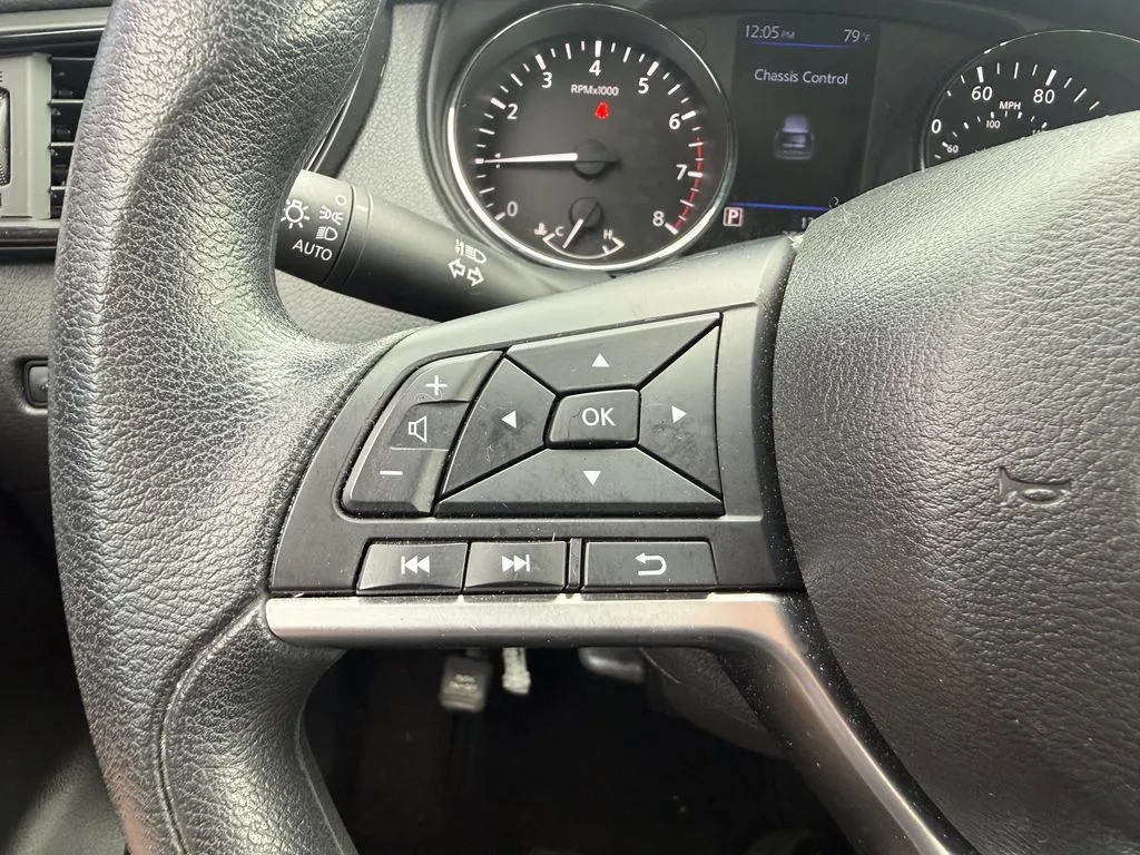 Nissan Rogue photo 19