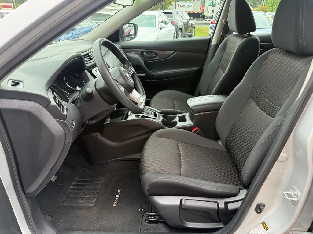Nissan Rogue photo 12
