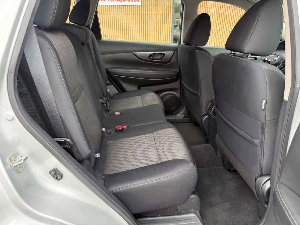 Nissan Rogue photo 16