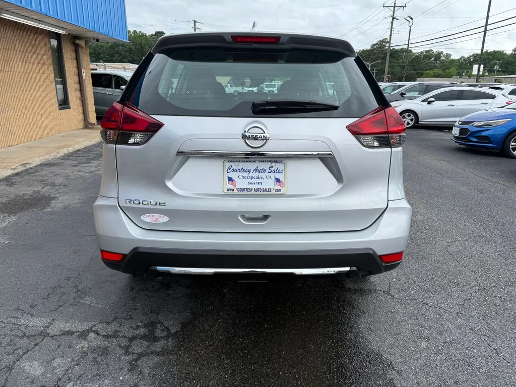 Nissan Rogue photo 9
