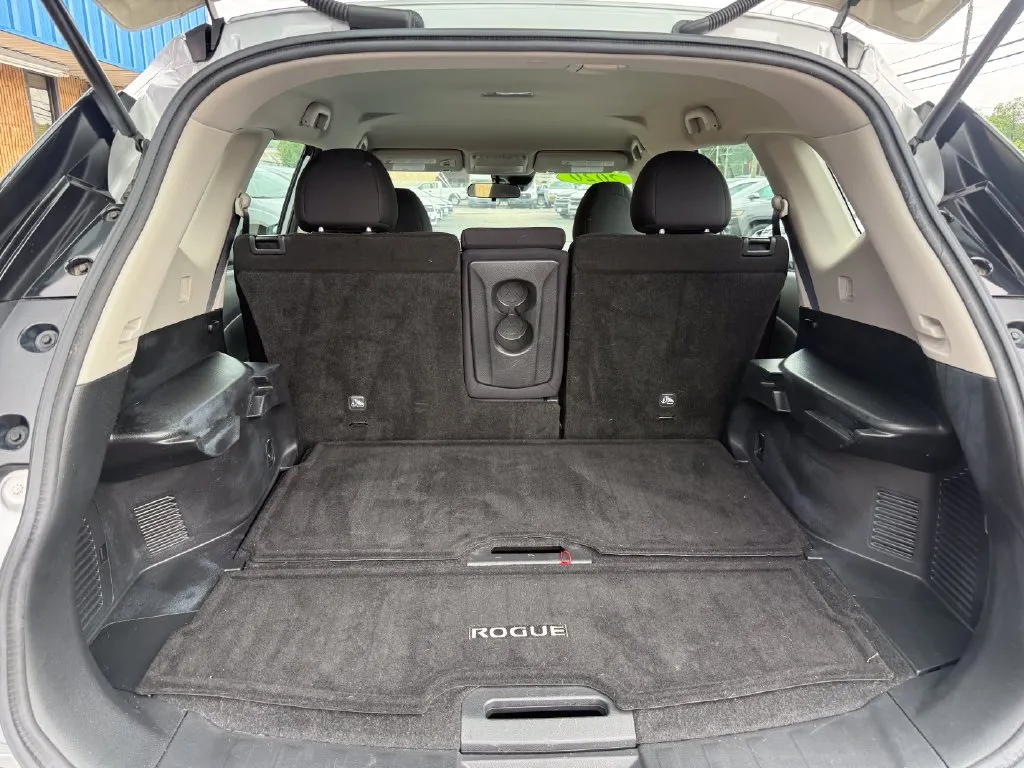 Nissan Rogue photo 14