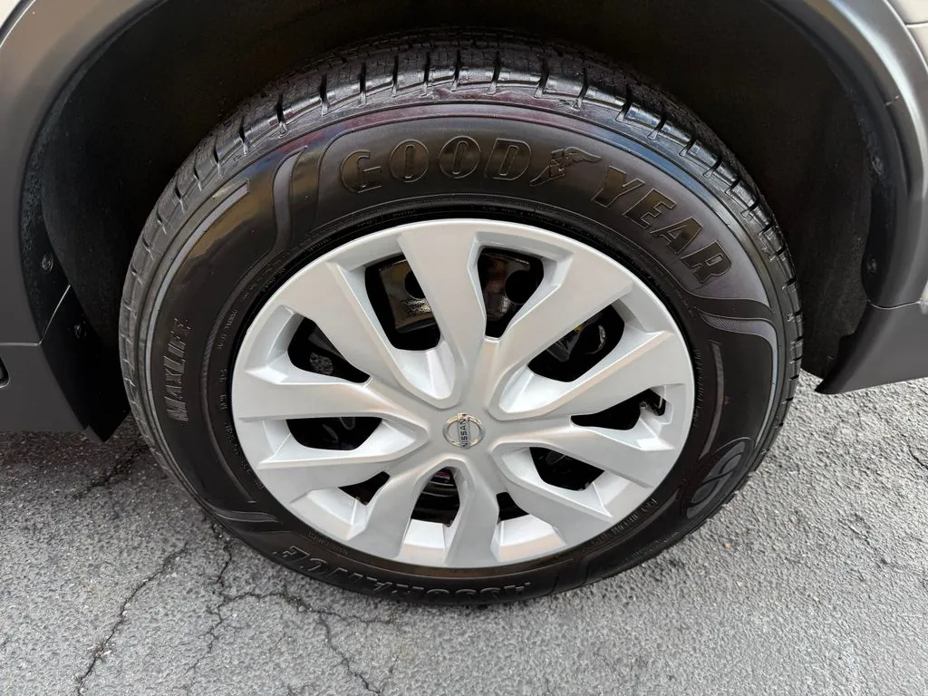 Nissan Rogue photo 30