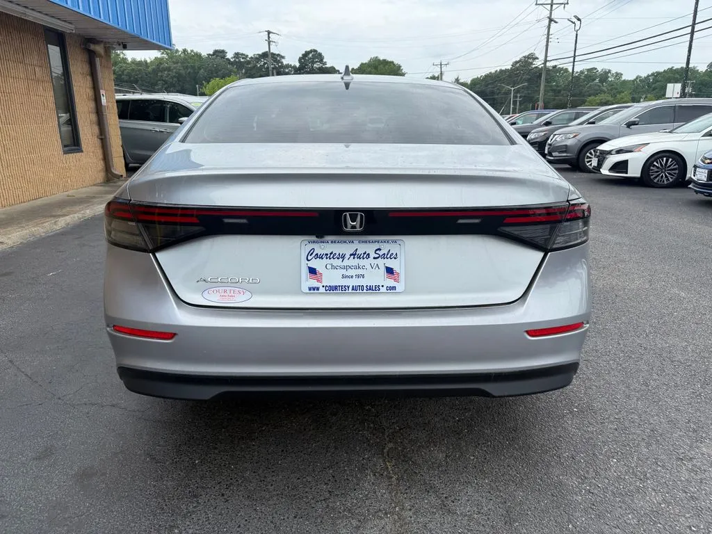 Honda Accord photo 10