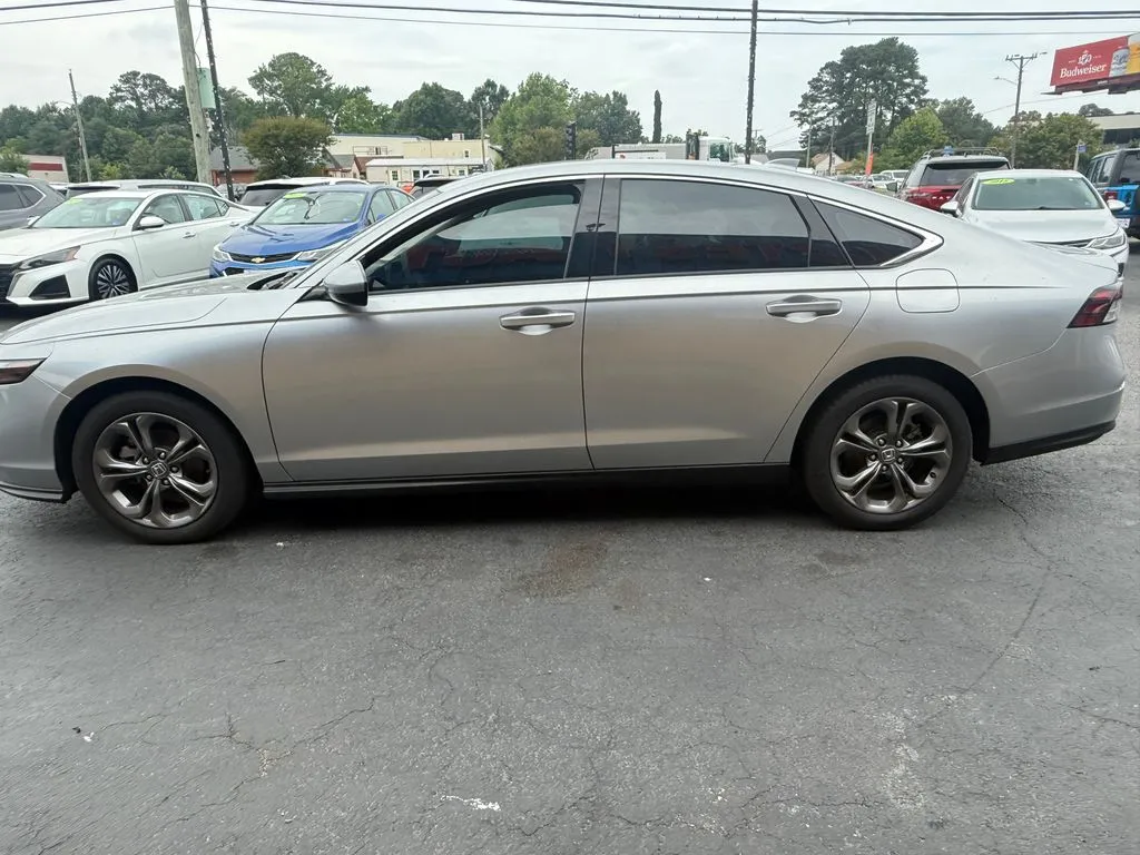 Honda Accord photo 8