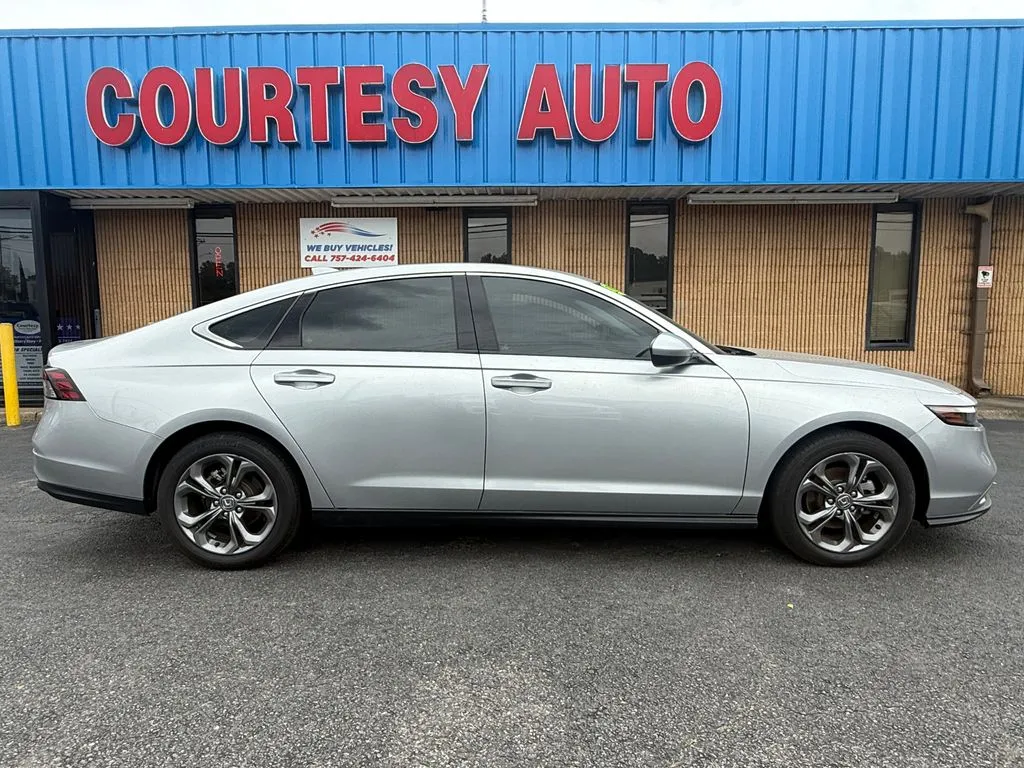 Honda Accord photo 12
