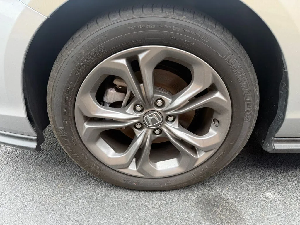 Honda Accord photo 31