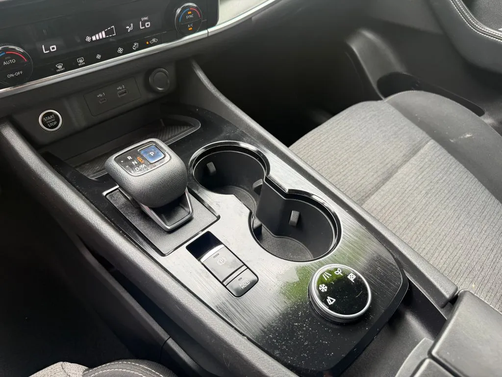 Nissan Rogue photo 21