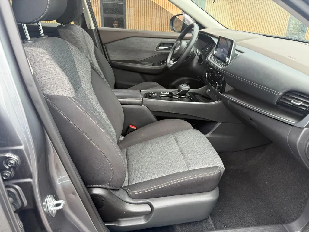 Nissan Rogue photo 19