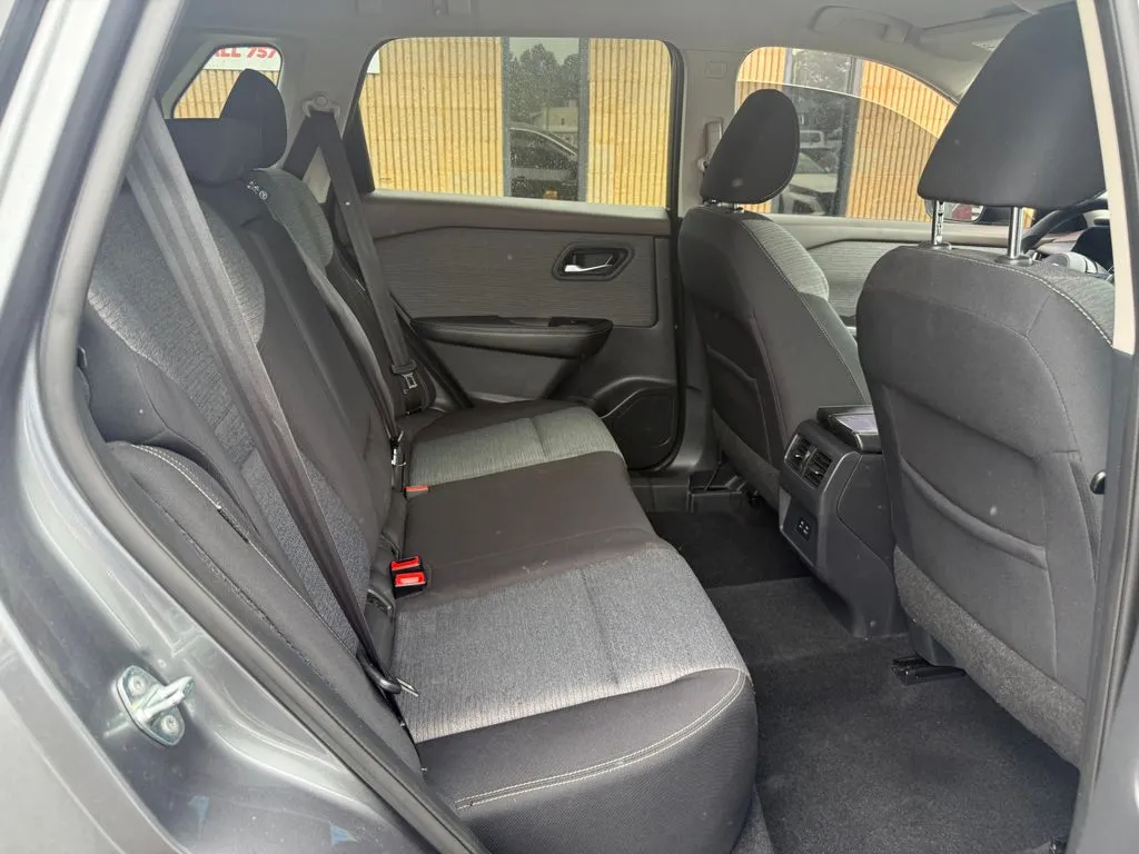 Nissan Rogue photo 18