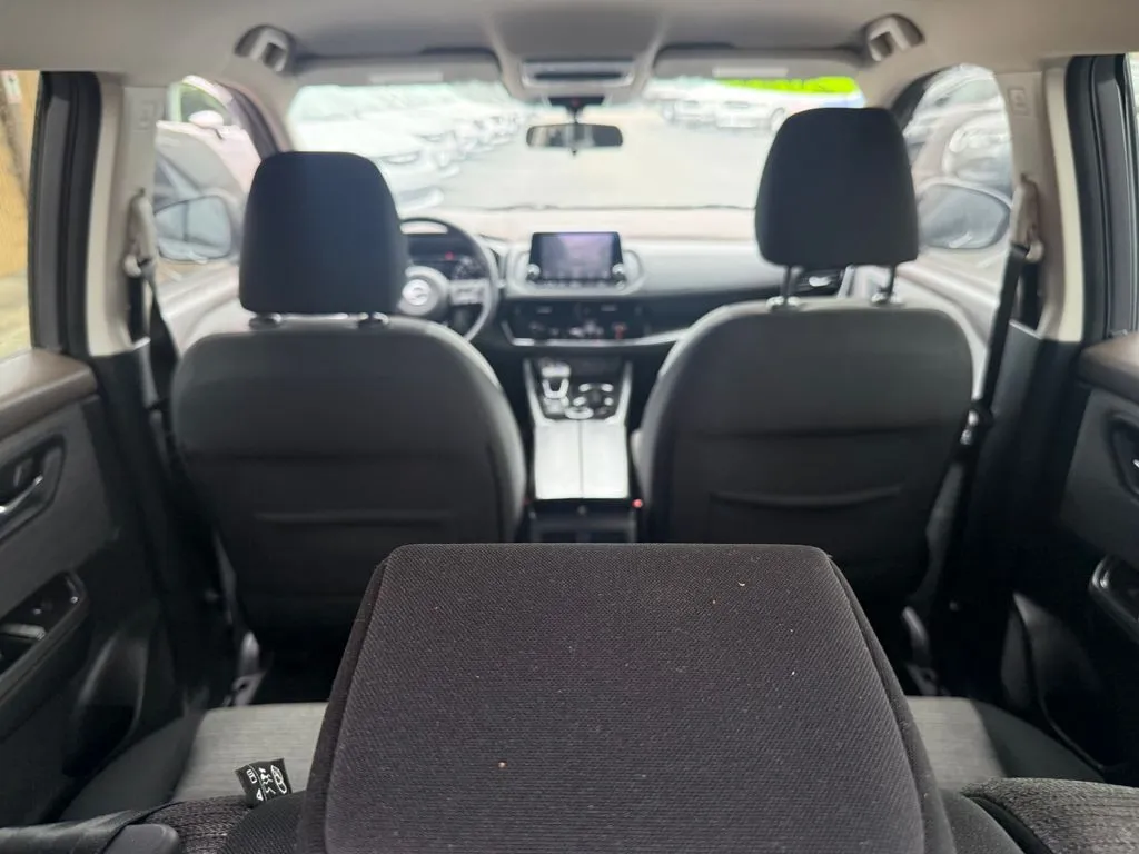 Nissan Rogue photo 17