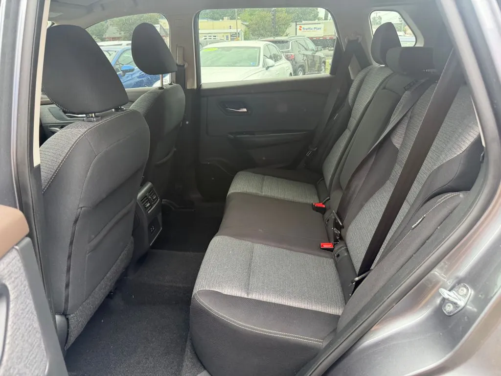 Nissan Rogue photo 15