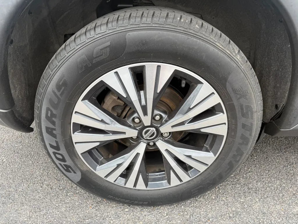 Nissan Rogue photo 26