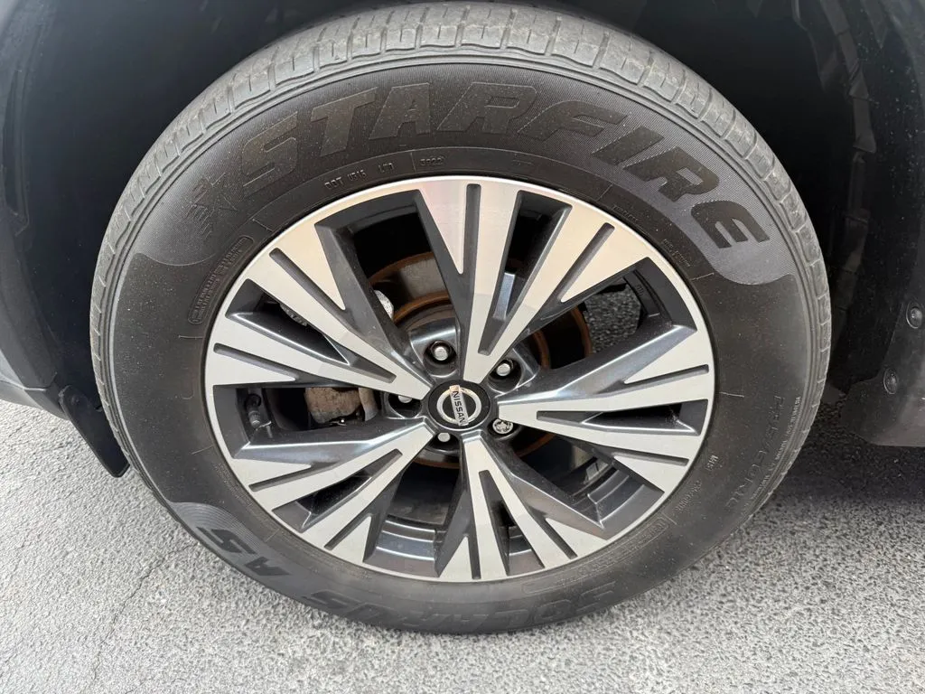 Nissan Rogue photo 28