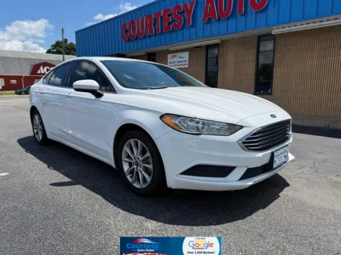 White 2017 Ford Fusion SE for sale in Chesapeake, VA
