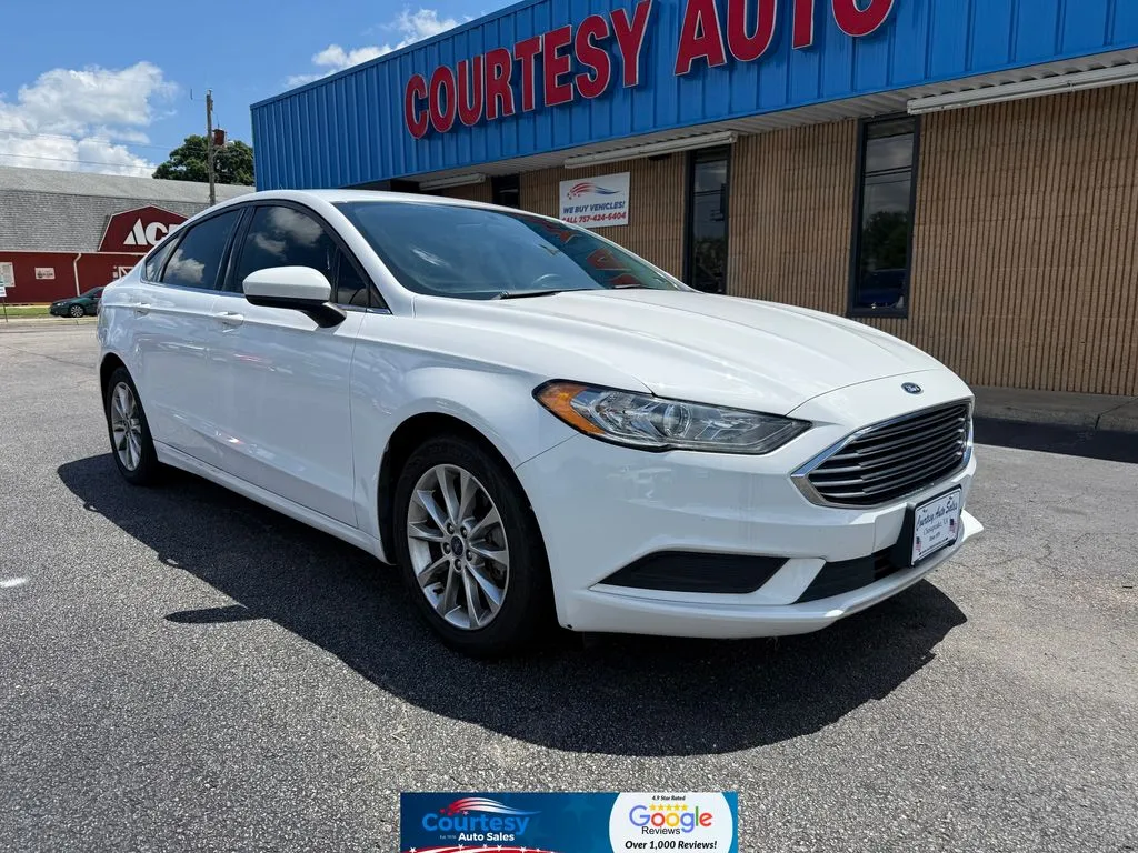 White 2017 Ford Fusion SE for sale in Chesapeake, VA