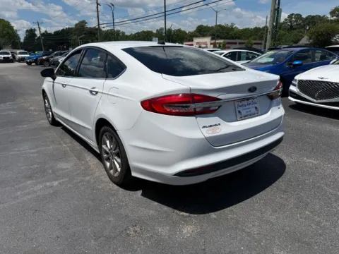 More photos of 2017 Ford Fusion SE at Courtesy Auto Sales, VA