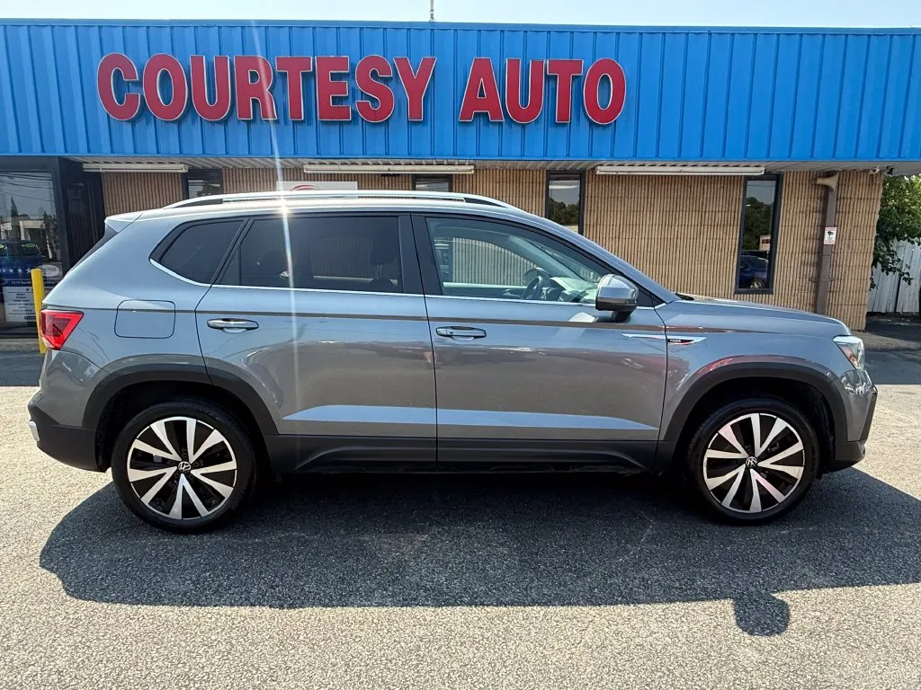 Volkswagen Taos photo 13