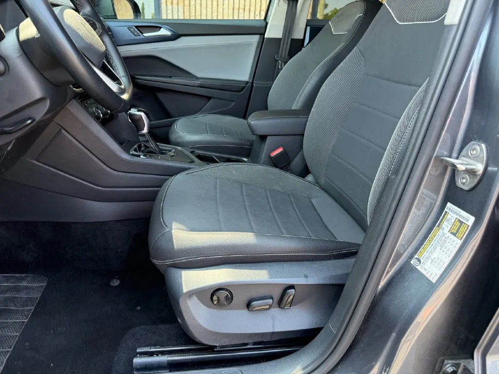 Volkswagen Taos photo 14