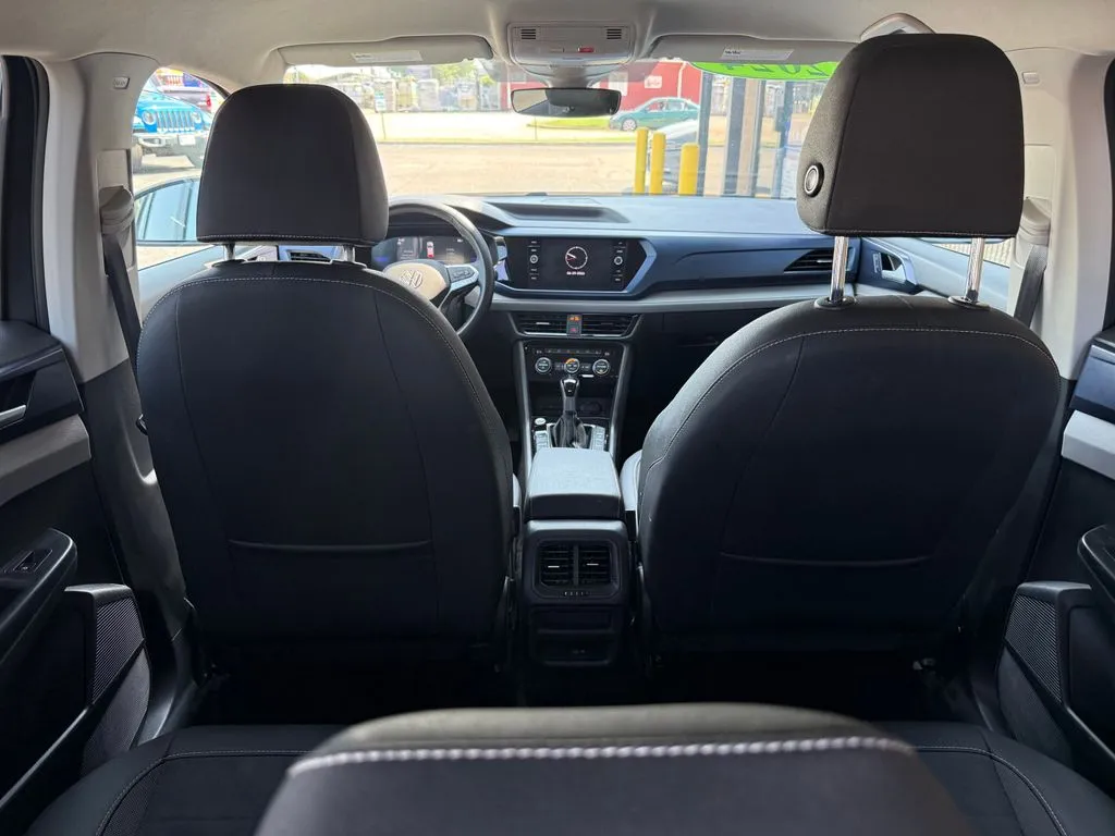 Volkswagen Taos photo 18