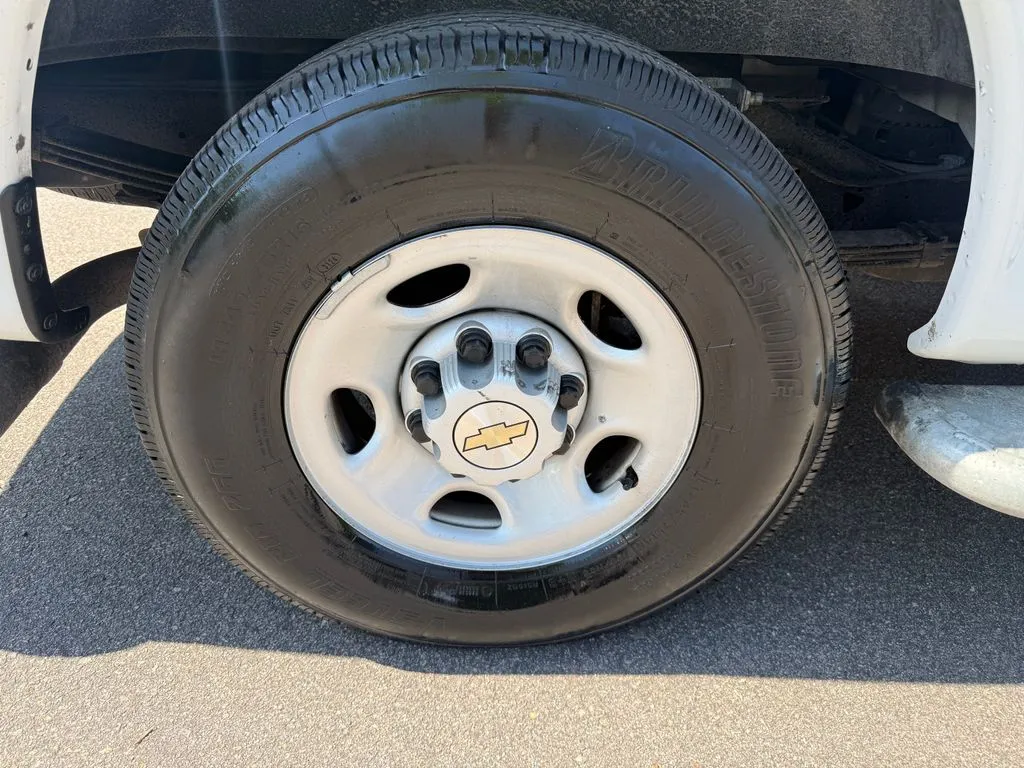 Chevrolet Express photo 31