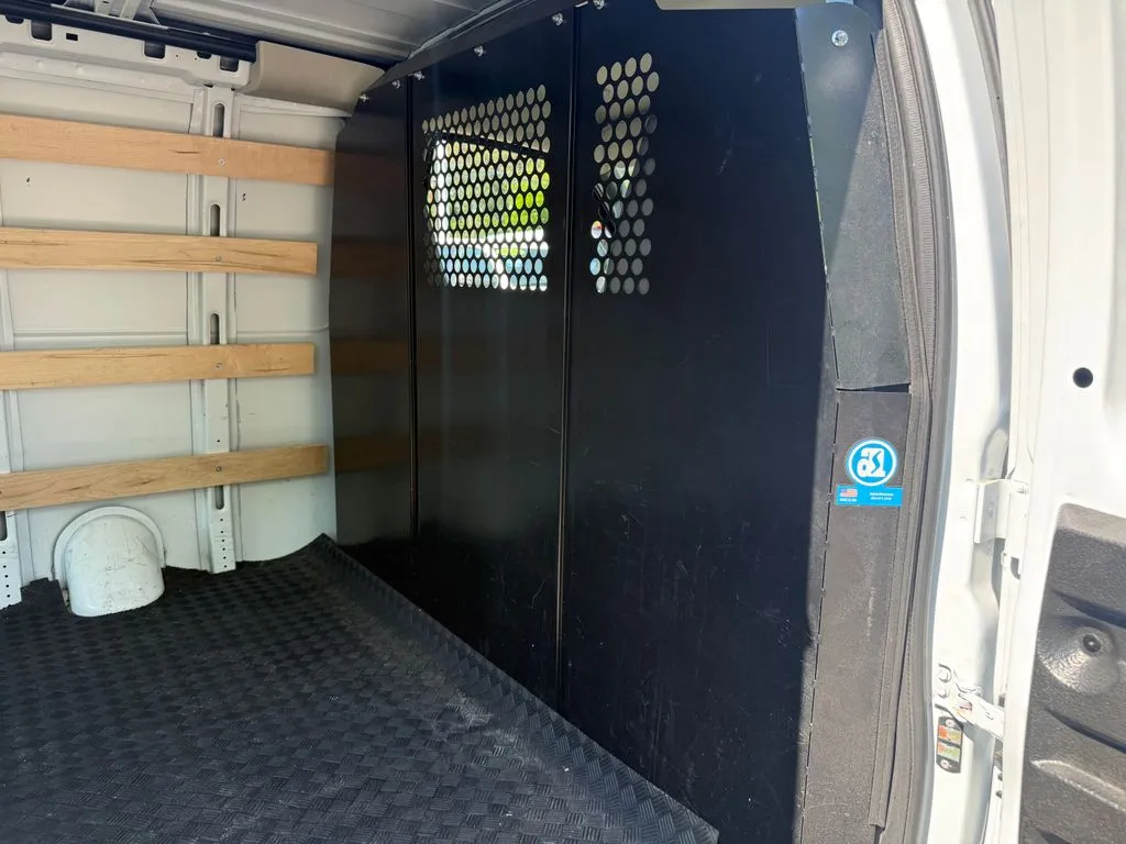 Chevrolet Express photo 15