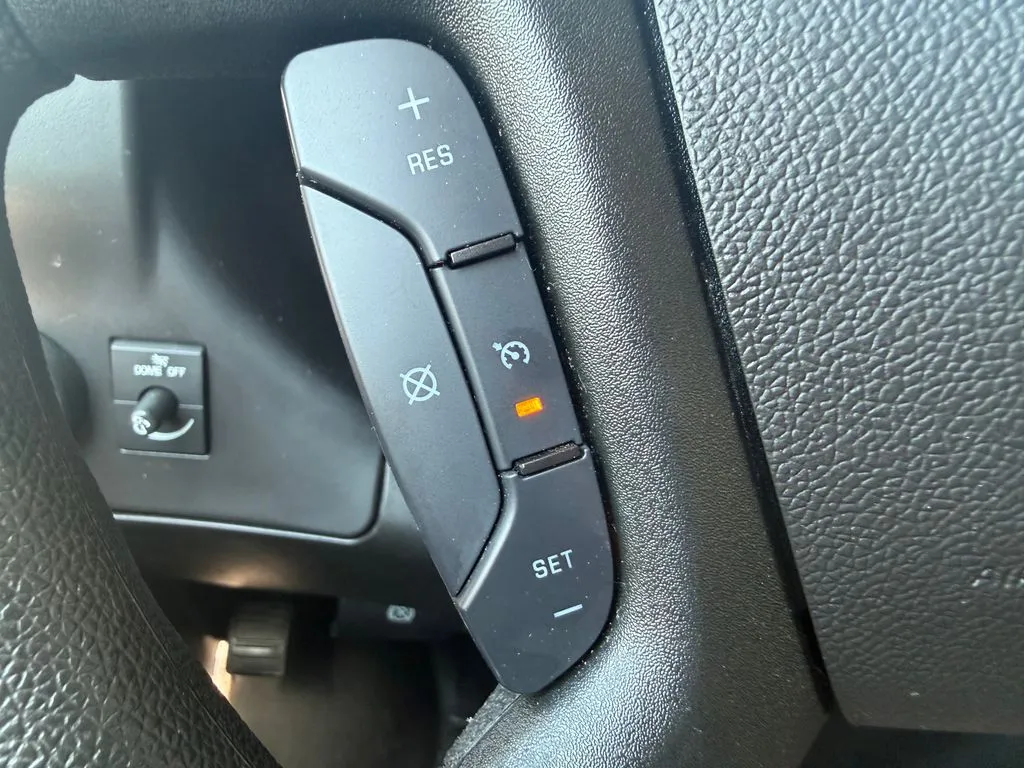 Chevrolet Express photo 22