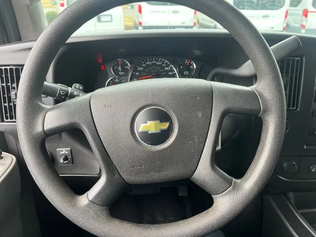 2021 Chevrolet Express Cargo Work Van - Photo 21