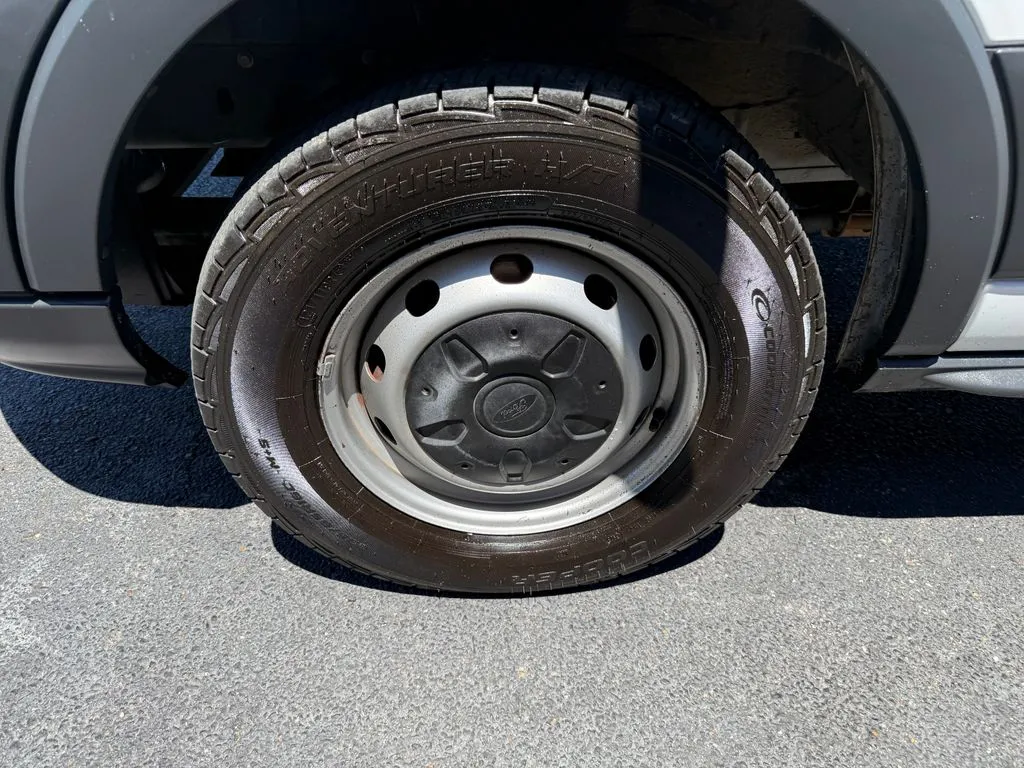 Ford Transit-250 photo 21
