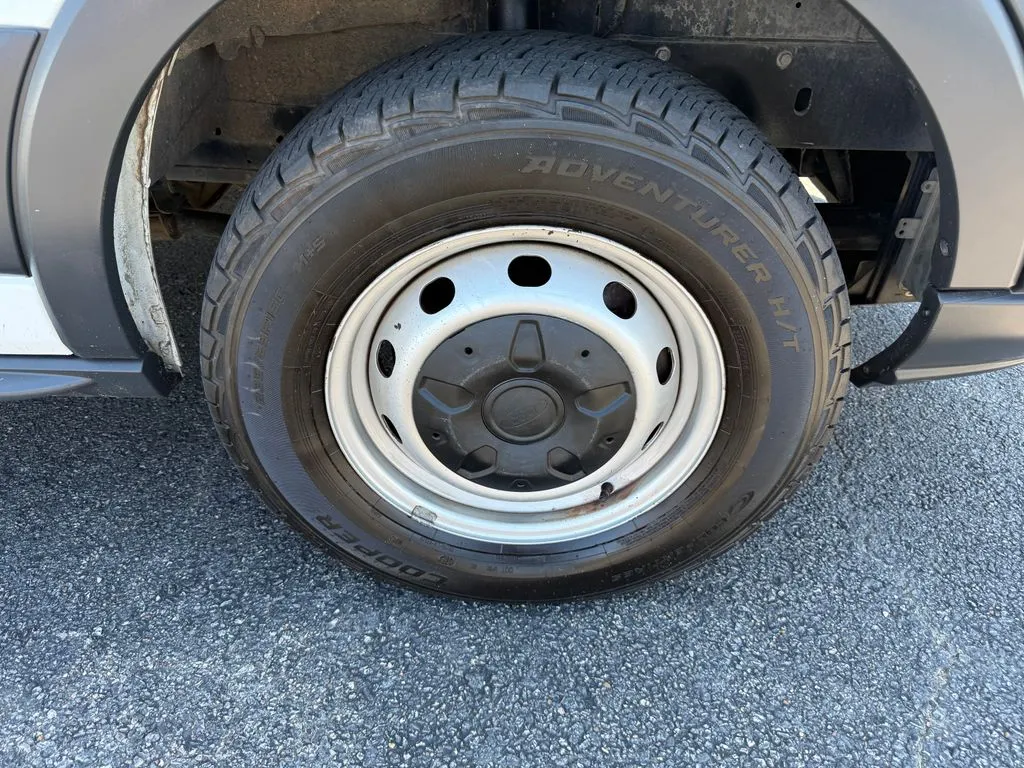 Ford Transit-250 photo 20