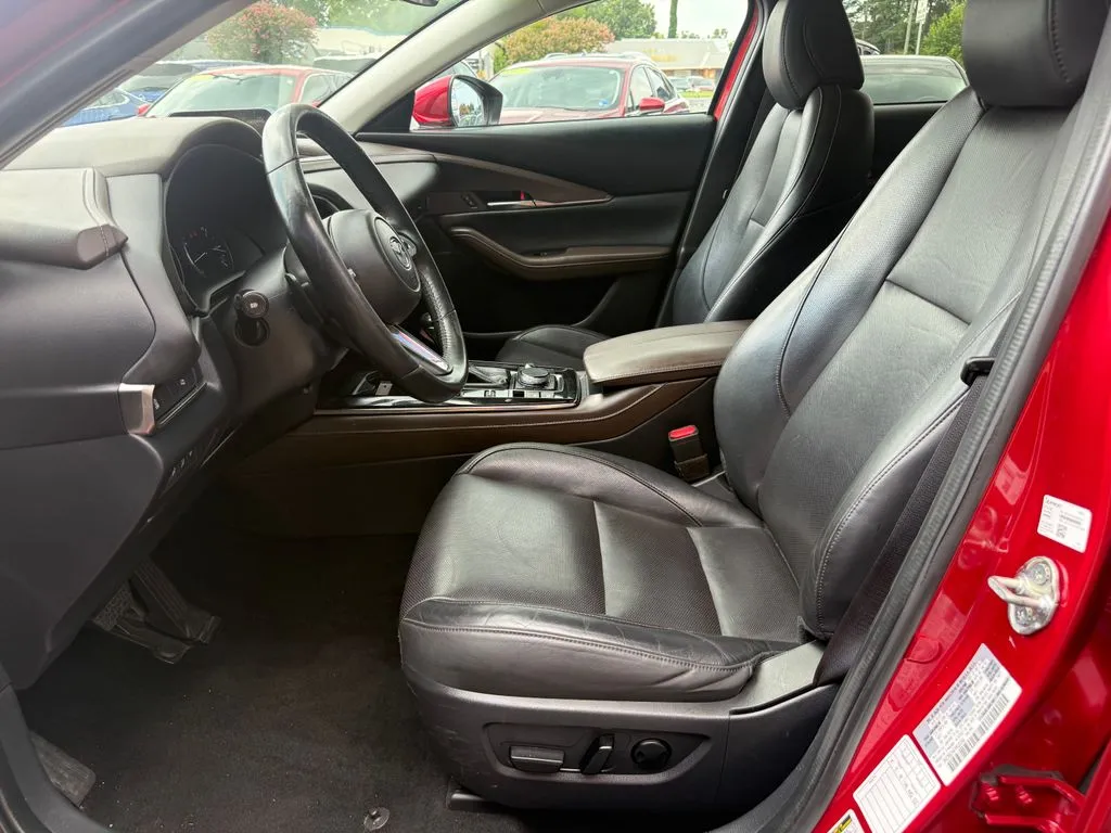 Mazda CX-30 photo 16