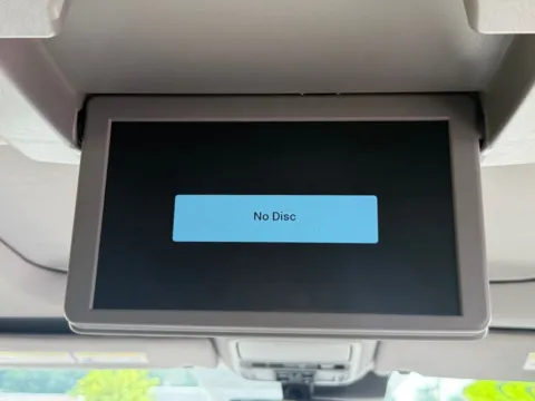 More photos of 2022 Honda Pilot Touring at Courtesy Auto Sales, VA
