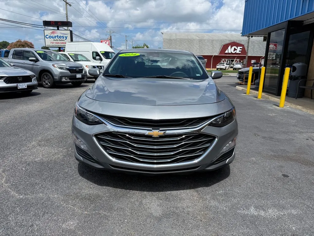 Chevrolet Malibu photo 2